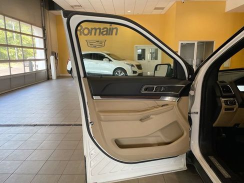 Used 2017 Ford Explorer Limited AWD/4WD image 9