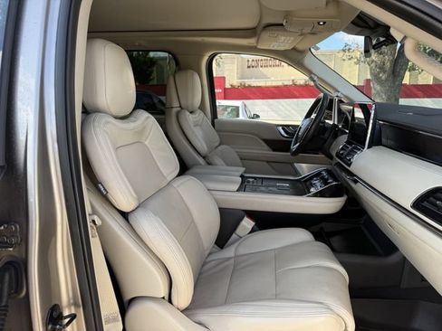 Used 2020 Lincoln Navigator Reserve w/ Luxury Package AWD/4WD image 30