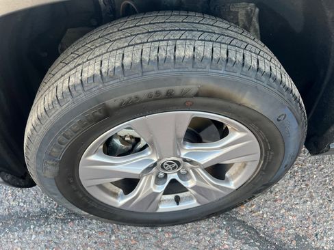 Used 2025 Toyota RAV4 XLE image 30