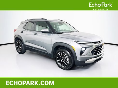 Used 2025 Chevrolet TrailBlazer LT AWD/4WD image 1