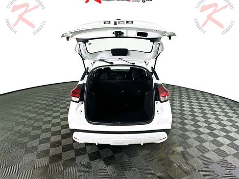 Used 2022 Nissan Kicks S image 28