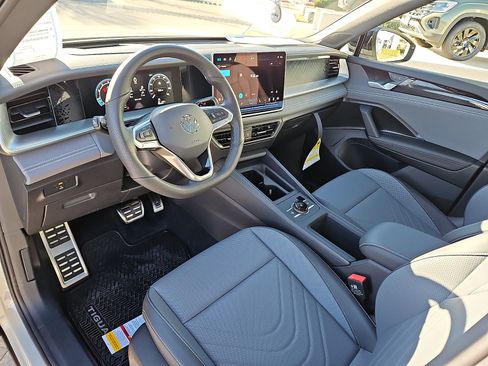 New 2026 Volkswagen Tiguan SE R-Line image 12