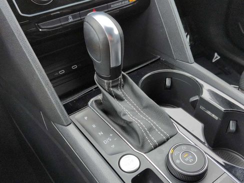 Used 2021 Volkswagen Atlas Cross Sport SEL Premium R-Line image 35