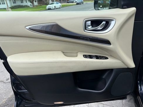 Used 2019 INFINITI QX60 Luxe w/ Essential Package AWD/4WD image 9