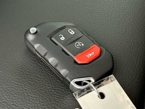 New 2026 Jeep Gladiator Sport image 29