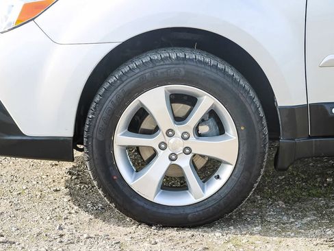 Used 2014 Subaru Outback 2.5i Limited image 9