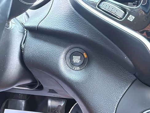 Used 2019 Jeep Cherokee Limited image 22