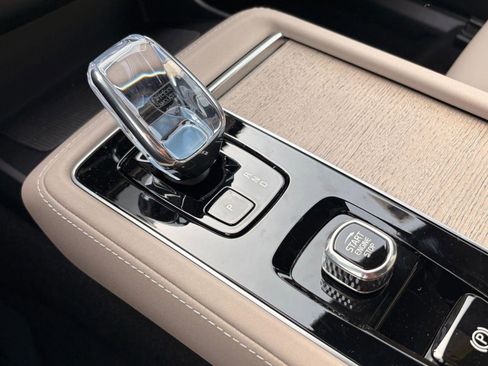 New 2026 Volvo XC90 T8 Plus image 17