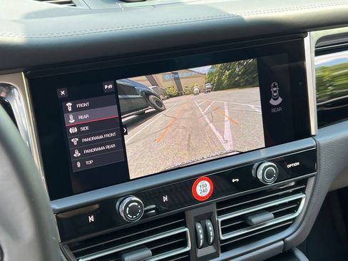 Certified 2026 Porsche Macan Turbo AWD/4WD image 32