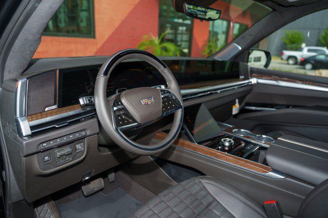 Used 2026 Cadillac Escalade Platinum Luxury AWD/4WD image 10