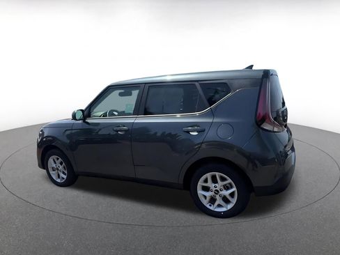 Used 2025 Kia Soul LX w/ LX Technology Package FWD image 10