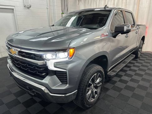 Used 2023 Chevrolet Silverado 1500 LT AWD/4WD image 4