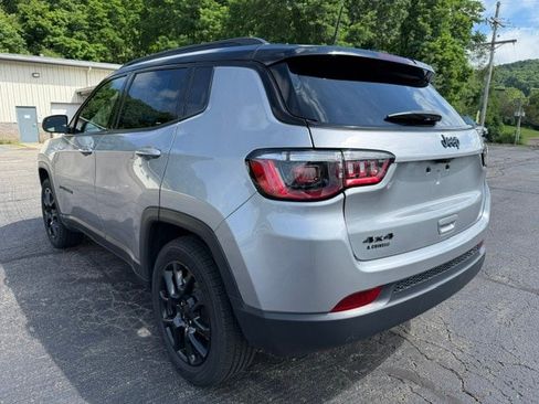 Used 2023 Jeep Compass Latitude w/ Convenience Group AWD/4WD image 7