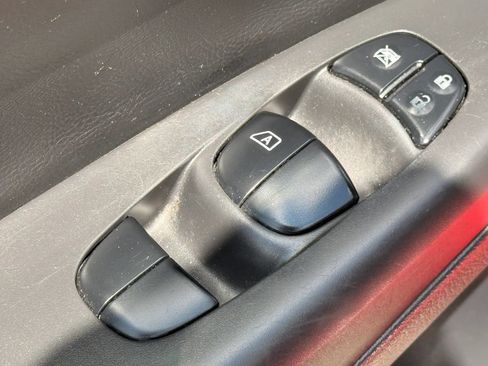 Used 2019 Nissan Sentra SL w/ Exterior Package FWD image 24