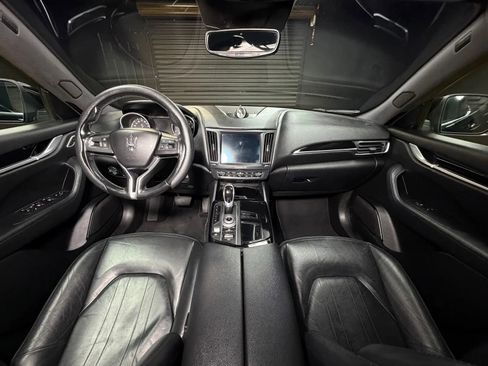 Used 2018 Maserati Levante image 17