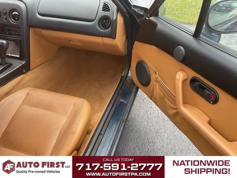 Used 1996 MAZDA MX-5 Miata RWD image 6