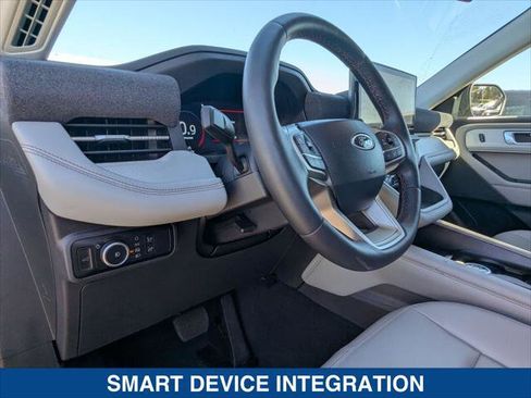 Used 2025 Ford Explorer Active w/ Active Comfort Package image 11