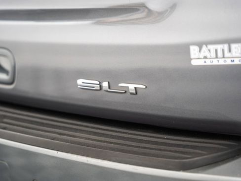 Used 2021 GMC Yukon XL SLT w/ SLT Luxury Package AWD/4WD image 9