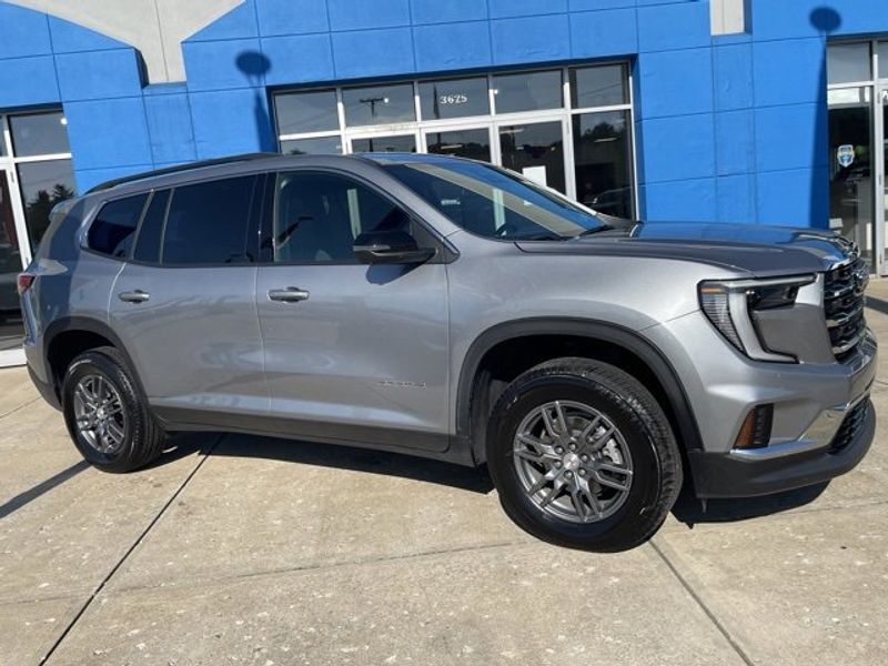 Certified 2025 GMC Acadia Elevation image 1
