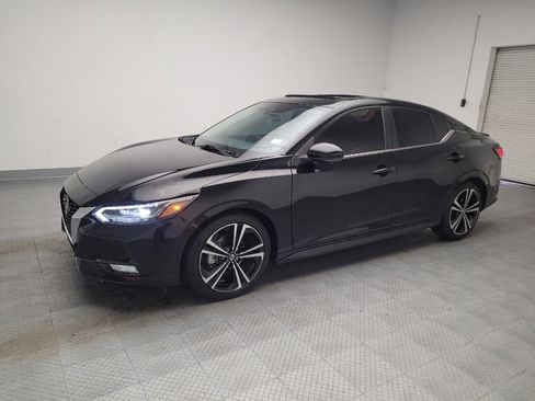 Used 2022 Nissan Sentra SR w/ SR Premium Package FWD image 2