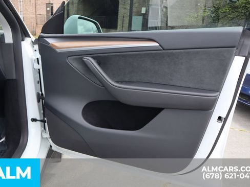 Used 2023 Tesla Model Y AWD image 29