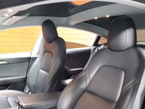 Used 2023 Tesla Model 3 Standard Range image 29