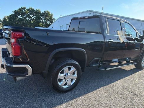 Used 2022 Chevrolet Silverado 2500 LTZ w/ LTZ Premium Package AWD/4WD image 9
