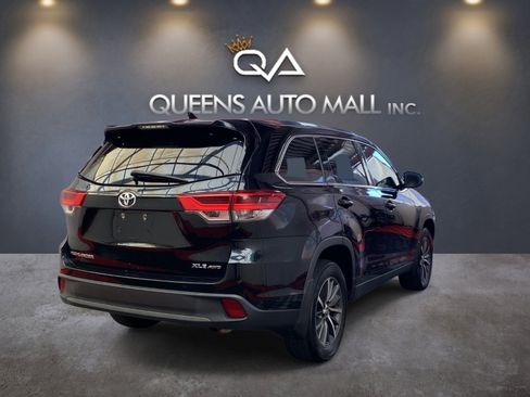 Used 2019 Toyota Highlander XLE AWD/4WD image 6