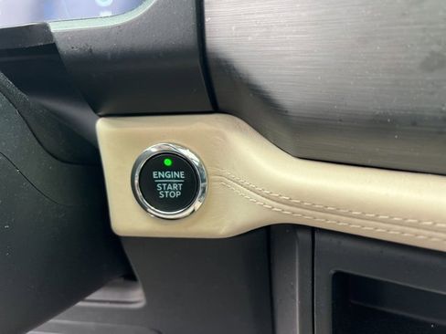 Used 2022 Ford Expedition Platinum image 31