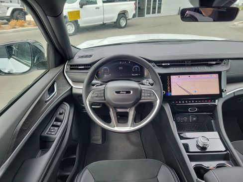 New 2026 Jeep Grand Cherokee L 2WD image 23