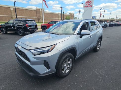Certified 2025 Toyota RAV4 XLE AWD/4WD image 7