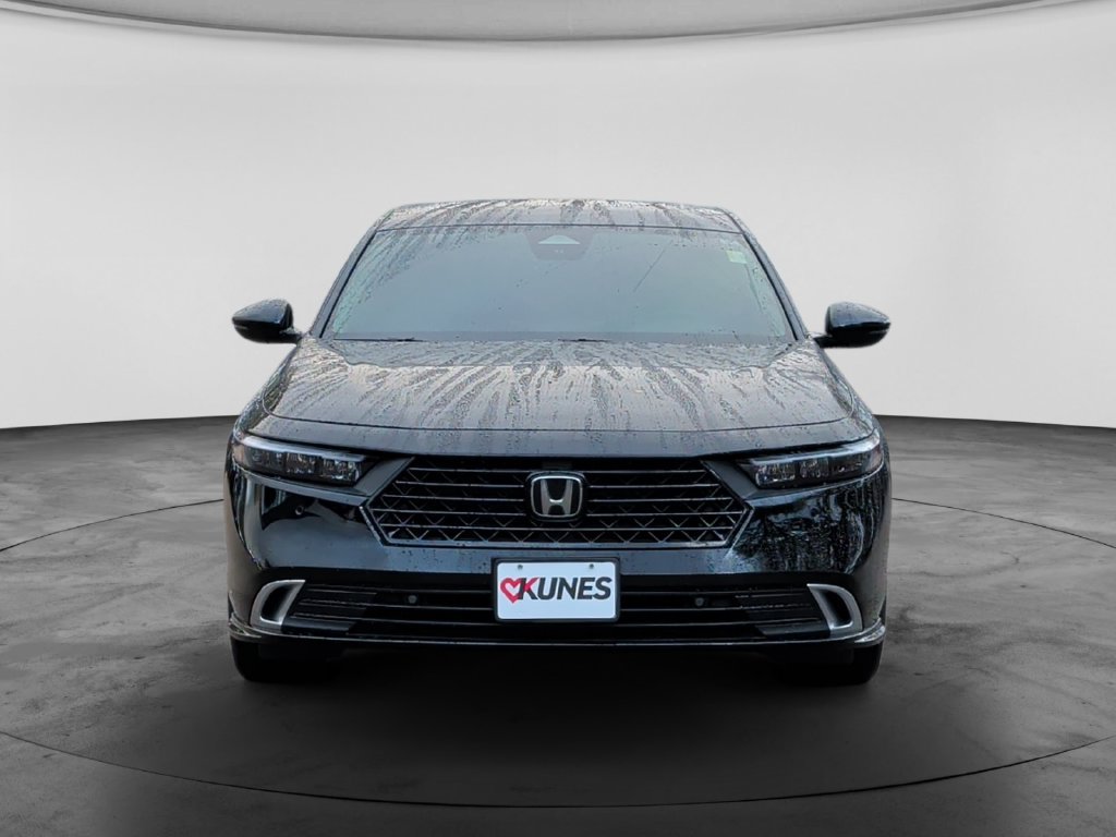 Used 2024 Honda Accord Touring image 2