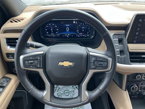 Used 2022 Chevrolet Tahoe Premier AWD/4WD image 23