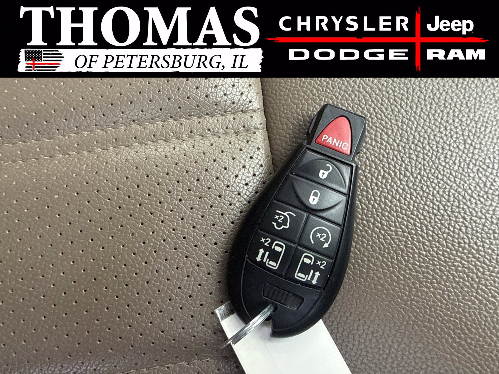 Used 2013 Chrysler Town & Country Touring-L FWD image 31