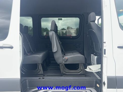 Used 2024 Mercedes-Benz Sprinter 2500 image 20