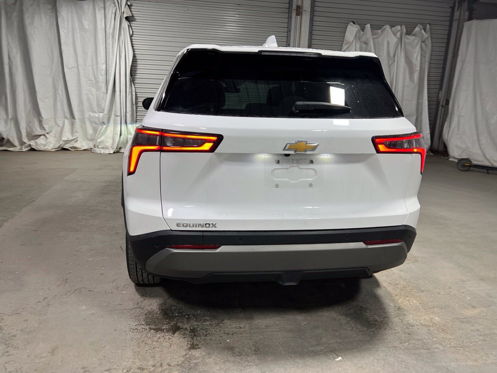 Used 2026 Chevrolet Equinox LT w/ Convenience Package II FWD image 6