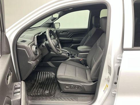 Used 2023 Chevrolet Colorado Trail Boss w/ Advanced Trailering Package AWD/4WD image 3