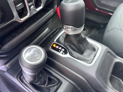 Used 2021 Jeep Gladiator Sport image 23