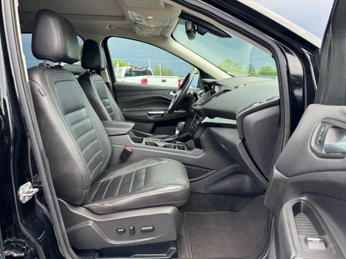 Used 2017 Ford Escape Titanium AWD/4WD image 19