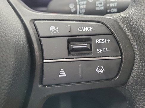 Used 2025 Honda HR-V LX image 25