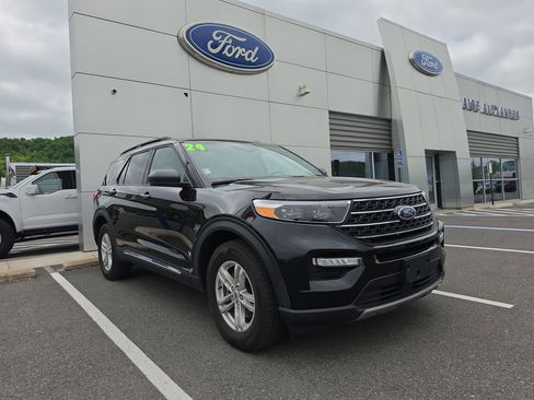 Used 2024 Ford Explorer XLT w/ Equipment Group 202A AWD/4WD image 1