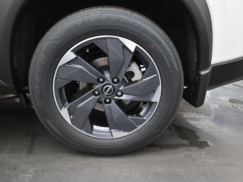 New 2026 Nissan Rogue SV image 10