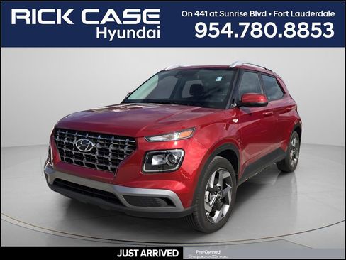 Used 2024 Hyundai Venue SEL image 1