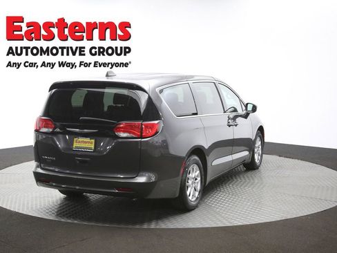 Used 2023 Chrysler Voyager LX image 40