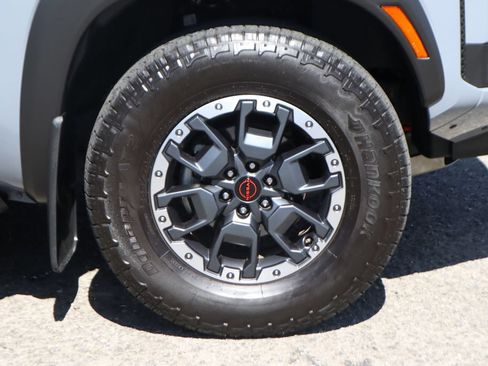 Used 2025 Nissan Frontier PRO-4X w/ Black Accent Package AWD/4WD image 39