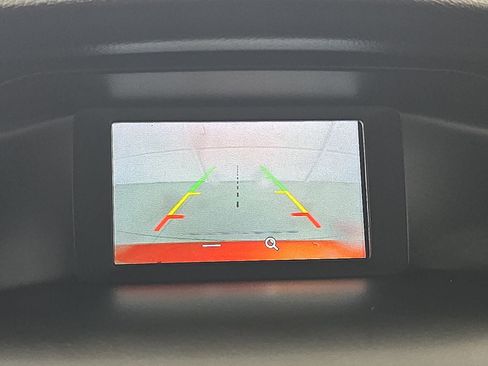 Used 2018 Ford Focus SE w/ SE Appearance Package image 21