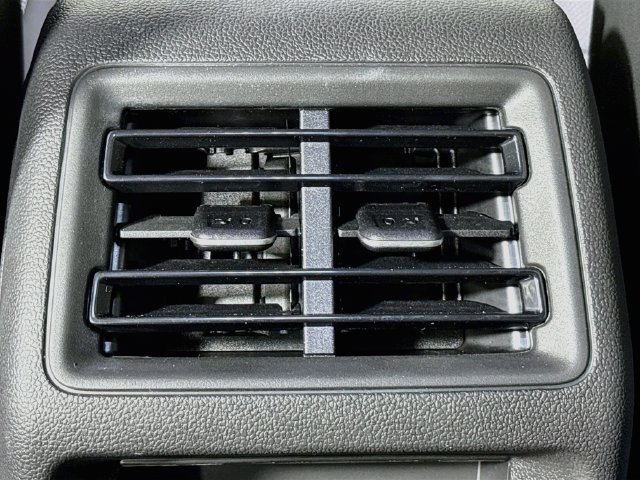 Certified 2025 Volkswagen Tiguan SE FWD image 24