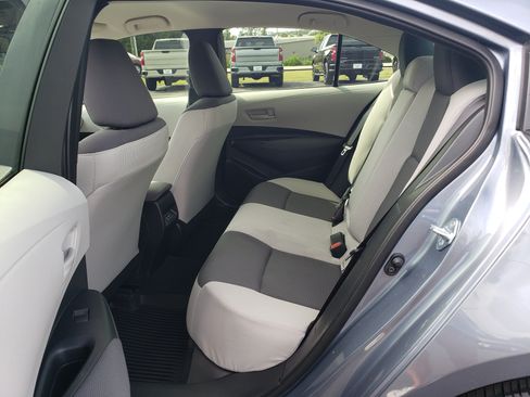 Used 2025 Toyota Corolla LE FWD image 28