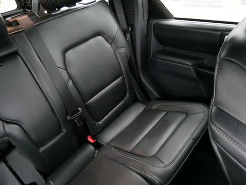 Used 2025 Ford Bronco Badlands w/ Sasquatch Package AWD/4WD image 14