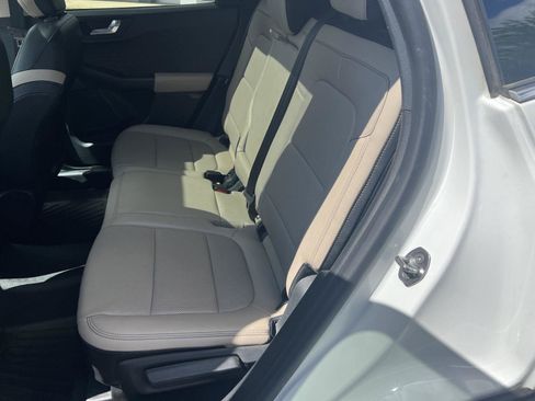 Used 2020 Ford Escape Titanium w/ Titanium Premium Package 2.0 AWD/4WD image 8